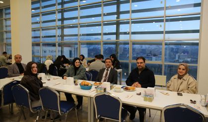 Rektör Alkış, Öğrencilerle İftar Sofrasında Buluştu