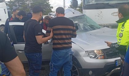 Kamyon ile otomobil çarpıştı, 1 ölü