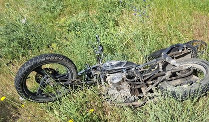 Minibüs ile motosiklet çarpıştı, 1 ölü, 1 yaralı