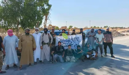 Arap aşiretleri savaş çadırı kurdu
