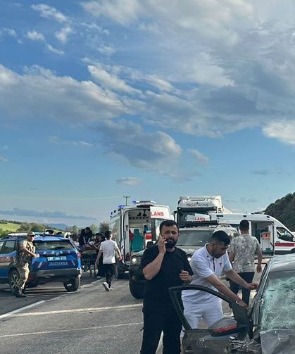 Feci kazada 3 kişi öldü, 4 kişi yaralandı