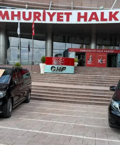 CHP Genel Merkezi Önünde Dikkat Çeken Protesto