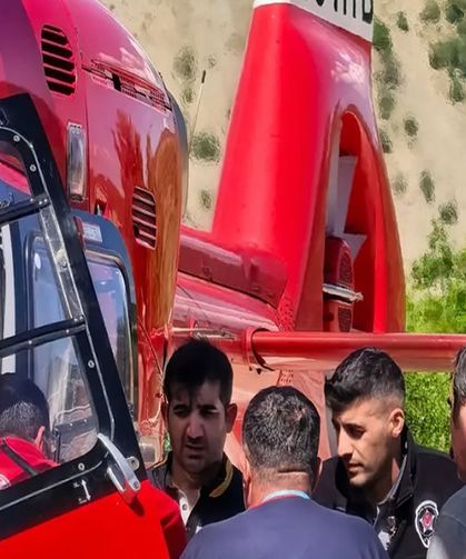 Ayı Saldırısında Yaralanan Şahıs Helikopterle Kurtarıldı