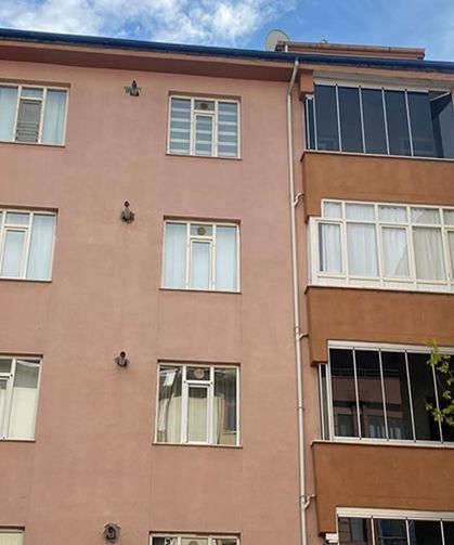 5. kattan düşen genç kız ağır yaralandı
