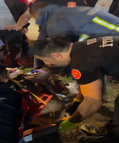 İki aracın çarpıştığı feci kazada 8 kişi yaralandı