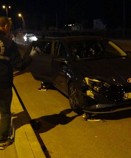 İki aracın çarptığı yaya hayatını kaybetti