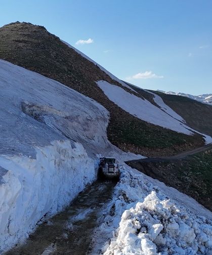 5 metreyi bulan karda yayla yolları açılıyor