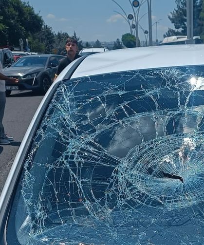Karşıya geçerken aracın çarptığı şahıs hayatını kaybetti