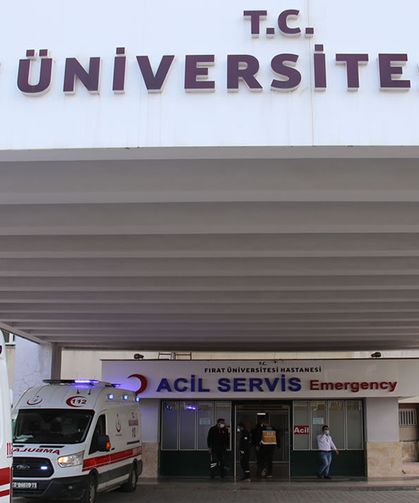 Otomobilin çarptığı motosiklet sürücüsü hayatını kaybetti