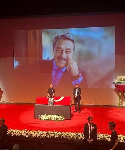 Kadir İnanır son yolculuğuna uğurlanıyor