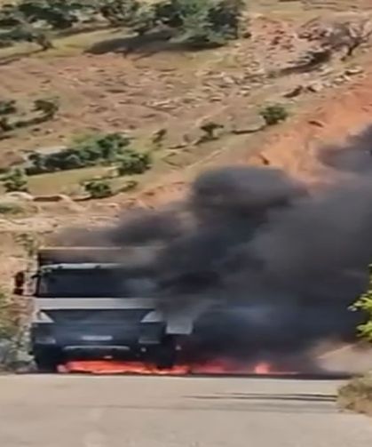 Kamyon yangınında sürücü son anda kurtuldu