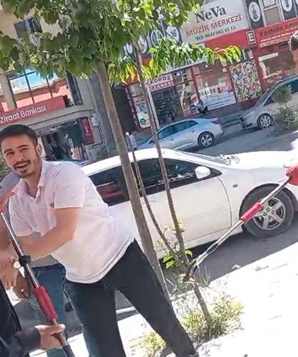 İtfaiye ekiplerinden kertenkele operasyonu
