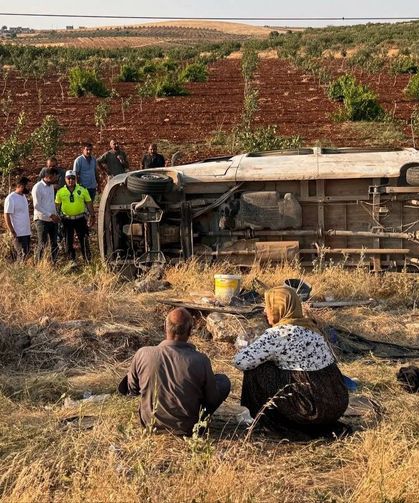İşçileri taşıyan minibüs devrildi: 22 yaralı
