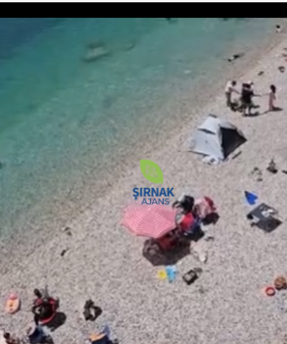 Adilcevaz'da plajlar Ege'yi aratmıyor