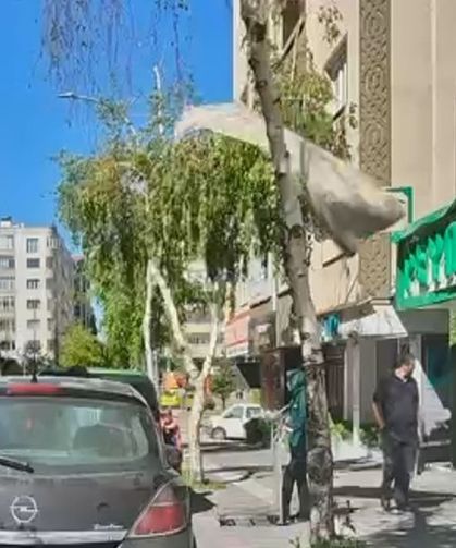 7. kattan düşen halı kadının başına isabet etti