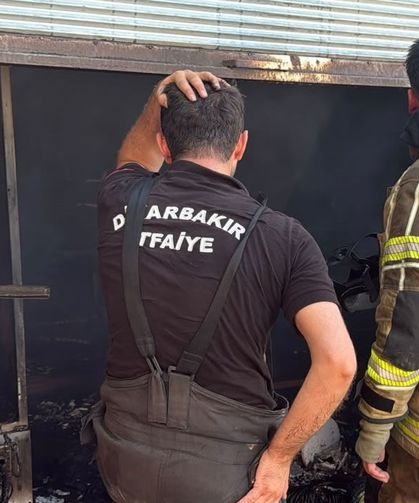 Marangoz atölyesinde yangın, 2 yaralı