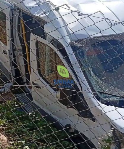 Otomobil ile minibüs çarpıştı 8 yaralı
