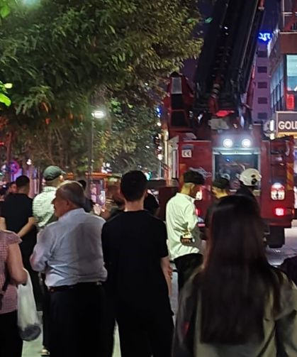 5 Plazada çıkan yangın korkuttu