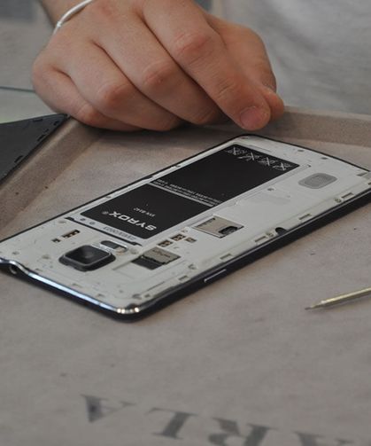 Sıcaklarda cep telefonunuzu uzun süre şarjda bırakmayın
