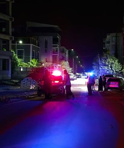 Baba ile oğlu arasındaki kavgaya polisler ayırdı