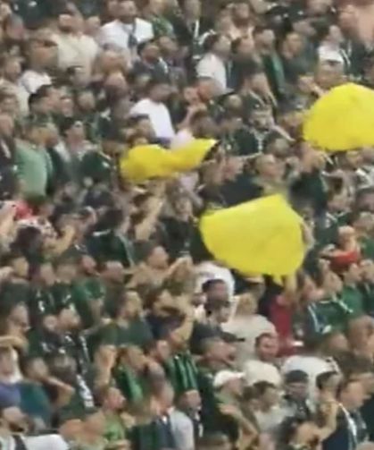 Kocaelispor-Amedspor maçında tribünler gerildi
