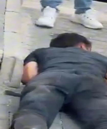 20 yaşındaki genç tüfekle ayağından vuruldu