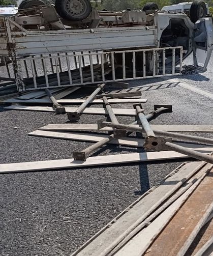 Kamyonet takla attı 2 kişi yaralandı