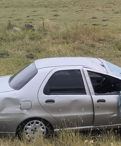 Araç yoldan çıkarak şarampole savruldu
