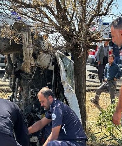 Düğün törenine giden aile kaza yaptı 6 yaralı