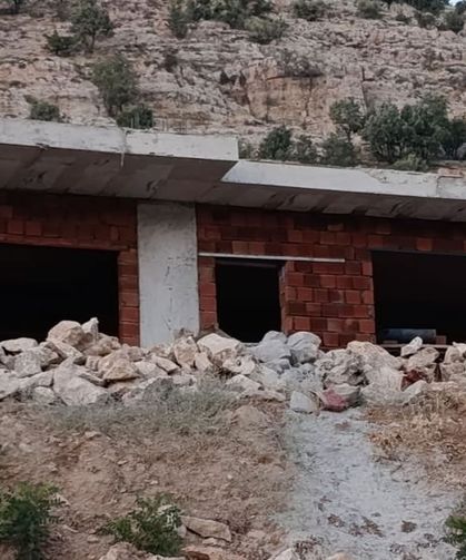 İskeleden düşen taş ustası ağır yaralandı