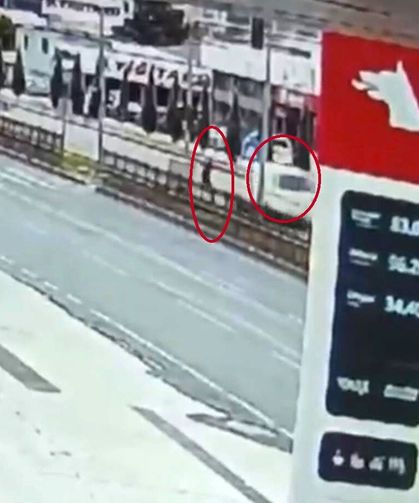 Yaya geçidinden geçmeye çalışan şahsın ölümden döndüğü anlar