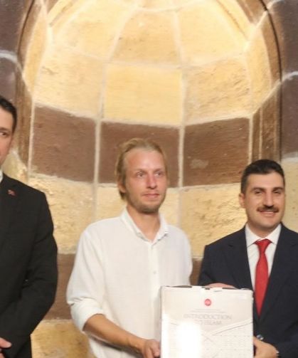 Letonyalı turist Van’da Müslüman oldu