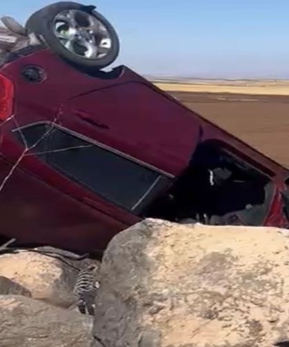 Lastiği patlayan otomobil şarampole devrildi, 1 yaralı