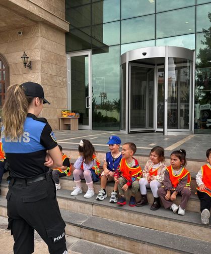 Cizre’de minik öğrencilere polislik mesleği tanıtıldı