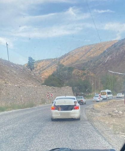 Otomobilin bagajında tehlikeli yolculuk