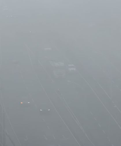 Yoğun sis, görüş mesafesini düşürdü