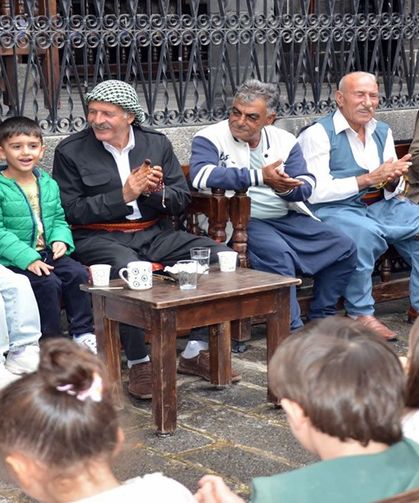 Çocuklar dengbejlerle buluştu, kültürel mirası tanıdı