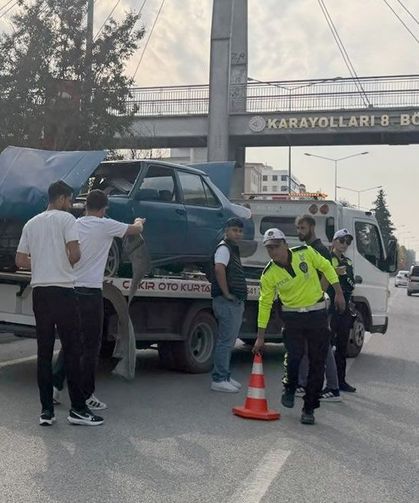Otomobil refüje çıkarak durdu
