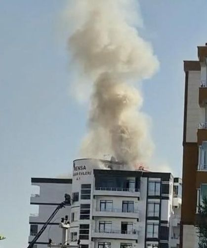 Site çatısında yangın paniği