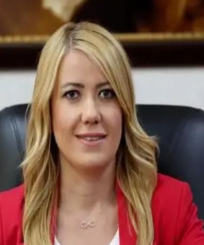 Belediye başkanı, eşiyle birlikte tutuklandı