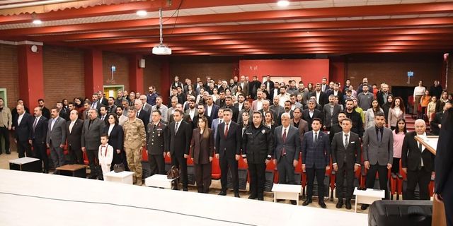 Silopi’de Mehmet Akif Ersoy Anma Programı Düzenlendi