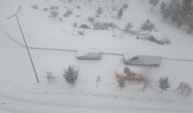 Eğitim-Sen’den Kar ve Buzlanma Uyarısı: Okullar Tatil Edilmeli