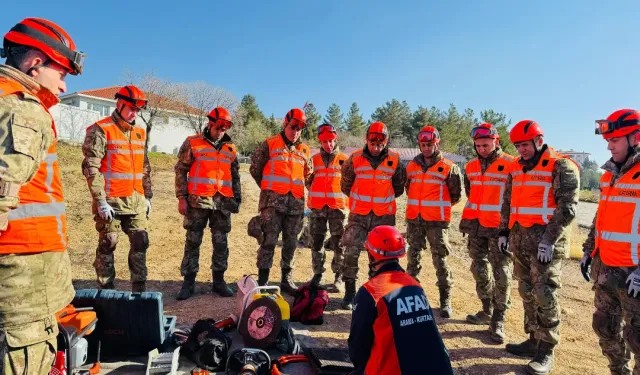 Şırnak’ta Enkazda Arama ve Kurtarma Eğitimleri Sürüyor