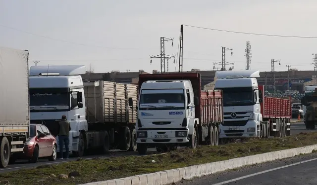 Mardin–Diyarbakır Yolu Tırlara Kapandı