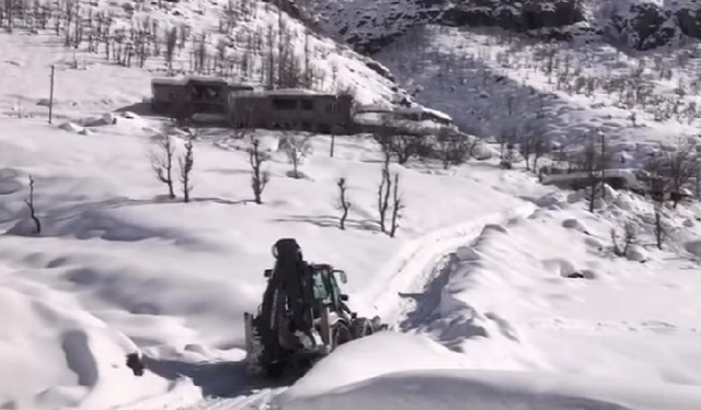 Şırnak’ta Kar Yağışı Bir  Aydır Aralıksız Sürüyor