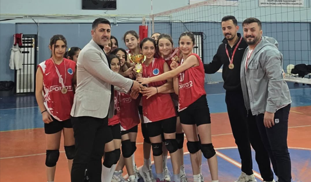 Silopi’de Voleybol Heyecanı Sona Erdi
