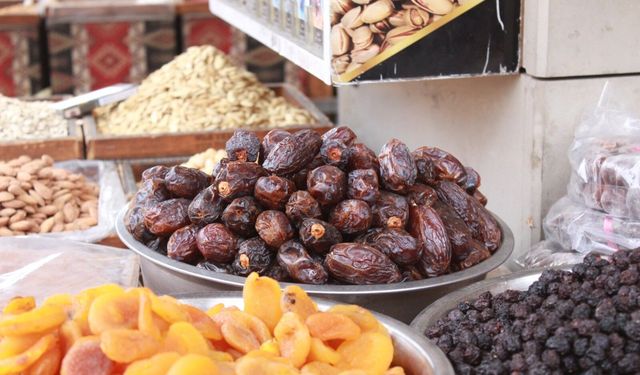 Uzmanı Uyardı! "İftar ve Sahur Arasında 2 Litre Su Şart"