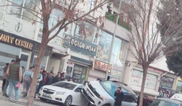 Kadın Öğretmene Çarpan Araç, Park Halindeki Araçlara Çarptı