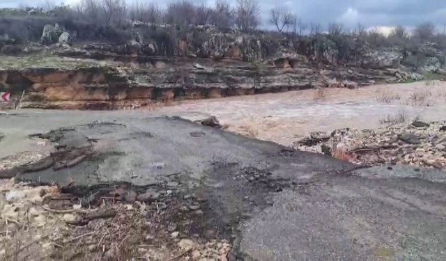 Yağmur Sonrası Taşkın, Köprüler Kullanılamaz Hale Geldi