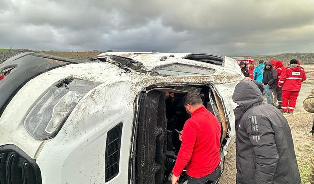 Şırnak'ta  TPAO işçileri taşıyan servis kaza yaptı,9 yaralı